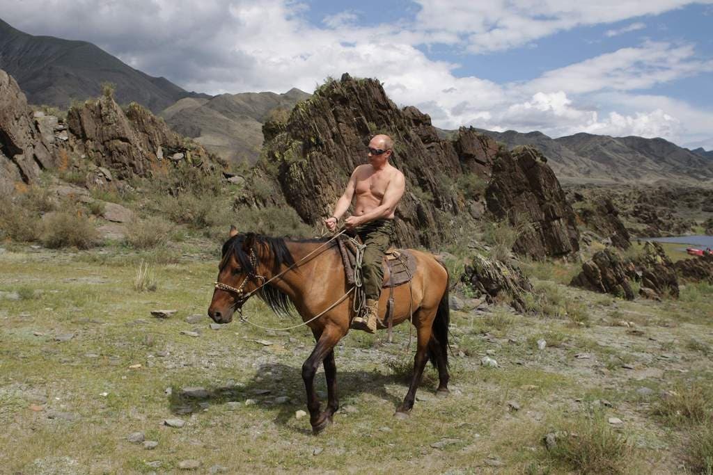 Im wilden Osten: Putin hoch zu Ross in Sibirien.
