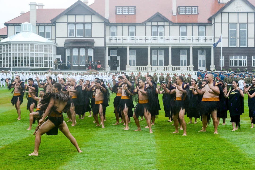 Zur Begrüssung gibts für die Royals eine Maori-Darbietung