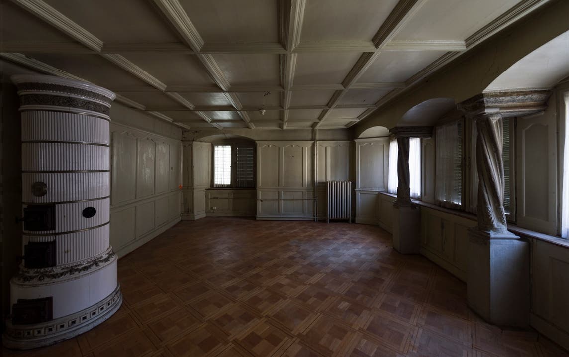 Dieser Raum im «Ochsen» – es handelt sich um das «Hermann-Hesse-Zimmer» – soll in seinem historischen Erscheinungsbild erhalten bleiben. Auch der Kachelofen soll stehen bleiben.