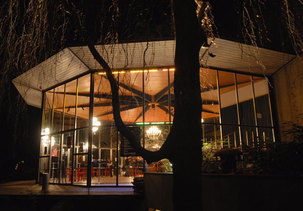 Das Kurtheater Baden bei Nacht