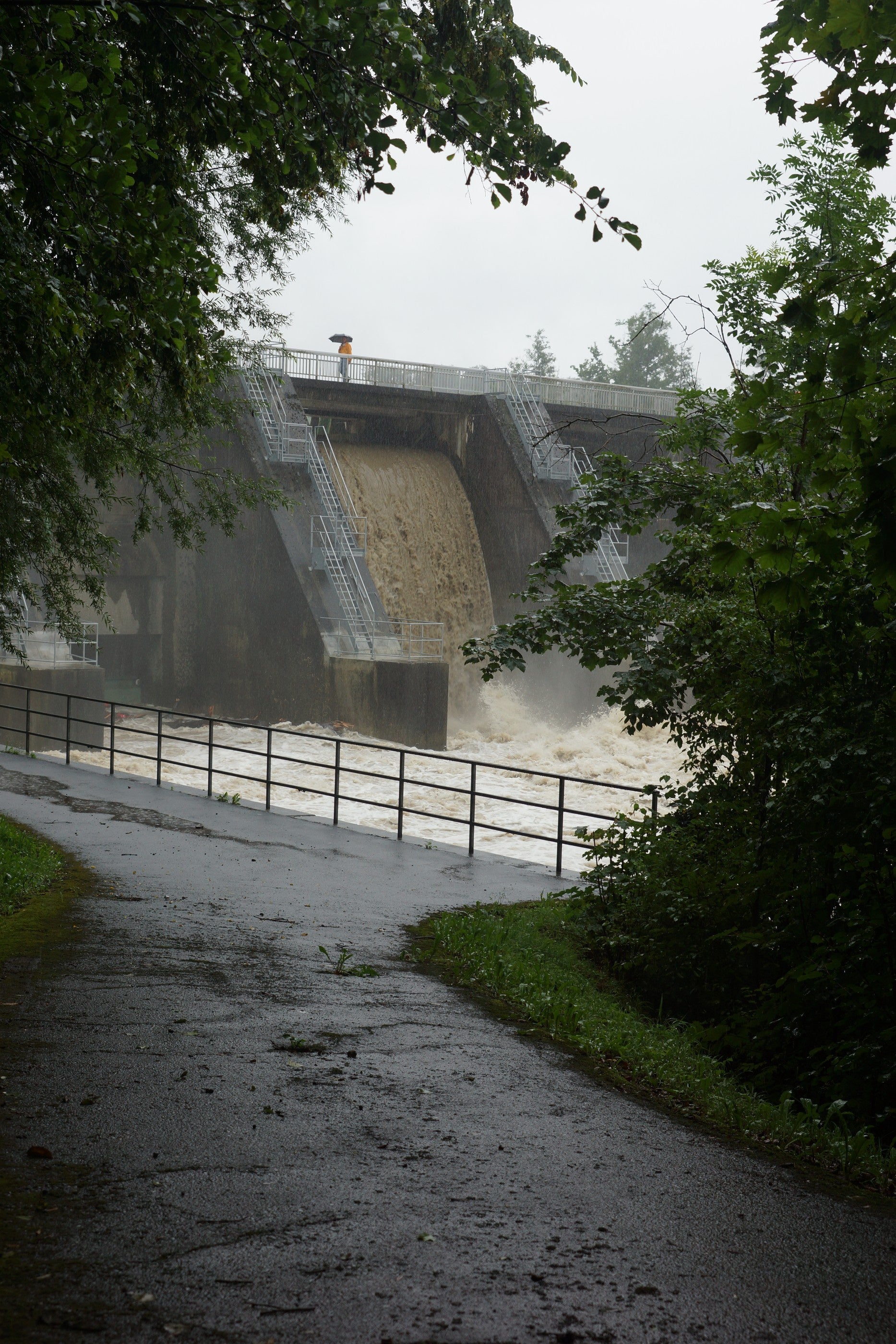 Unwetter - Nach Dauerregen: Beaver-Elemente Schützen Den Aargau Vor Dem ...