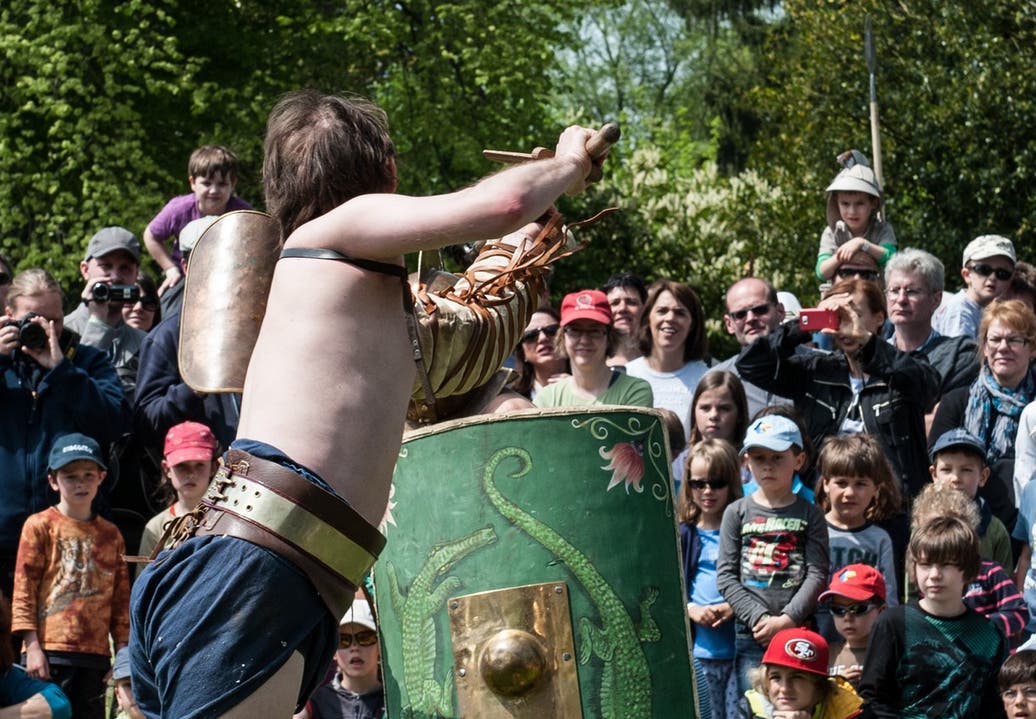 Nach zehn Jahren verabschieden sich die Vindonissa-Gladiatoren mit einem letzten Kampf von der Arena. (Gladiatorenkämfe vom Römertag im Mai 2013)