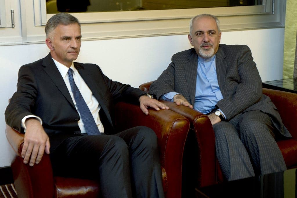 Didier Burkhalter spricht mit Irans Aussenminister Mohammad-Javad Zarif über das Atomprogramm
