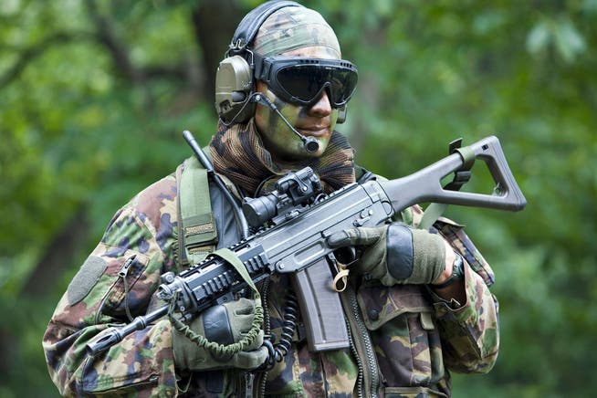 Soldat der Schweizer Armee: Die Wehrpflicht soll abgeschafft werden, so das Ziel der GSoA