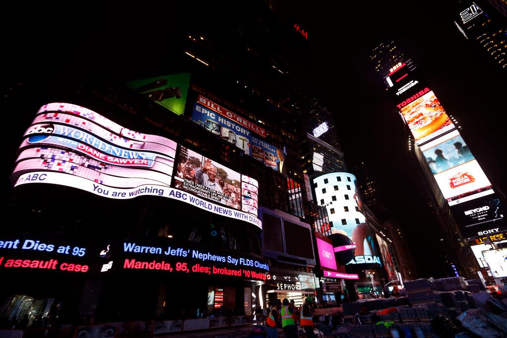 Auch am Times Square in New York wird der Tod von Nelson Mandela prominent vermeldet.