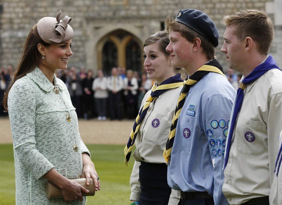 Herzogin Catherine trifft in Windsor die britischen Pfadfinder