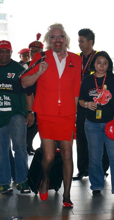 Branson stieg ins Stewardess-Outfit, weil er eien Wette verlor.