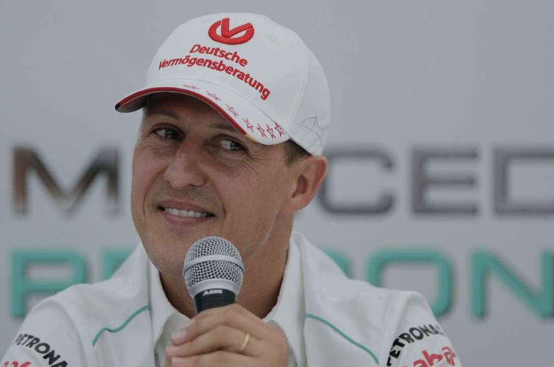 Michael Schumacher schwebt nach Aussagen seines Managements nach seinem Skiunfall in Lebensgefahr.