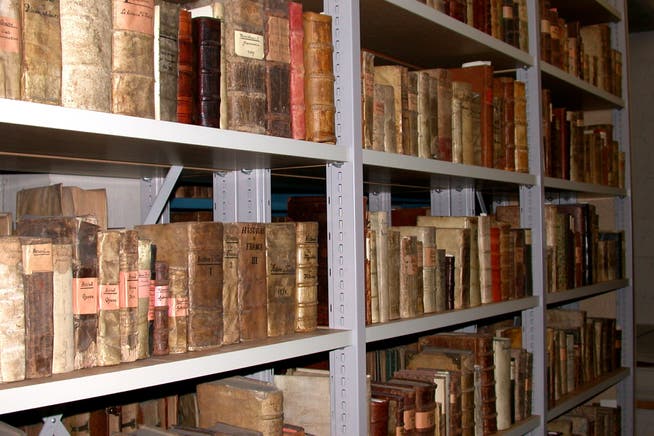 Zentralbibliothek Solothurn hat zu viele Bücher und zu wenig Platz.