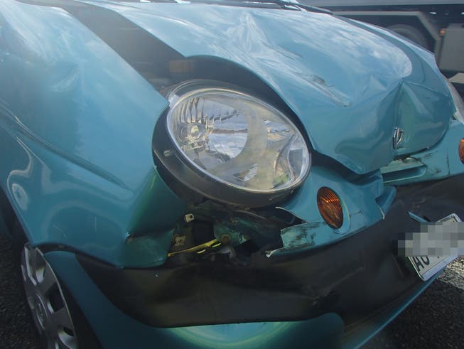 Ein Autofahrer machte sich nach einem Unfall bei Kaiserstuhl auf und davon. (Symbolbild)