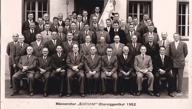 Der Männerchor «Eintracht» Obersiggenthal in stolzen Zeiten auf einem Gruppenbild aus dem Jahr 1952. ZVG