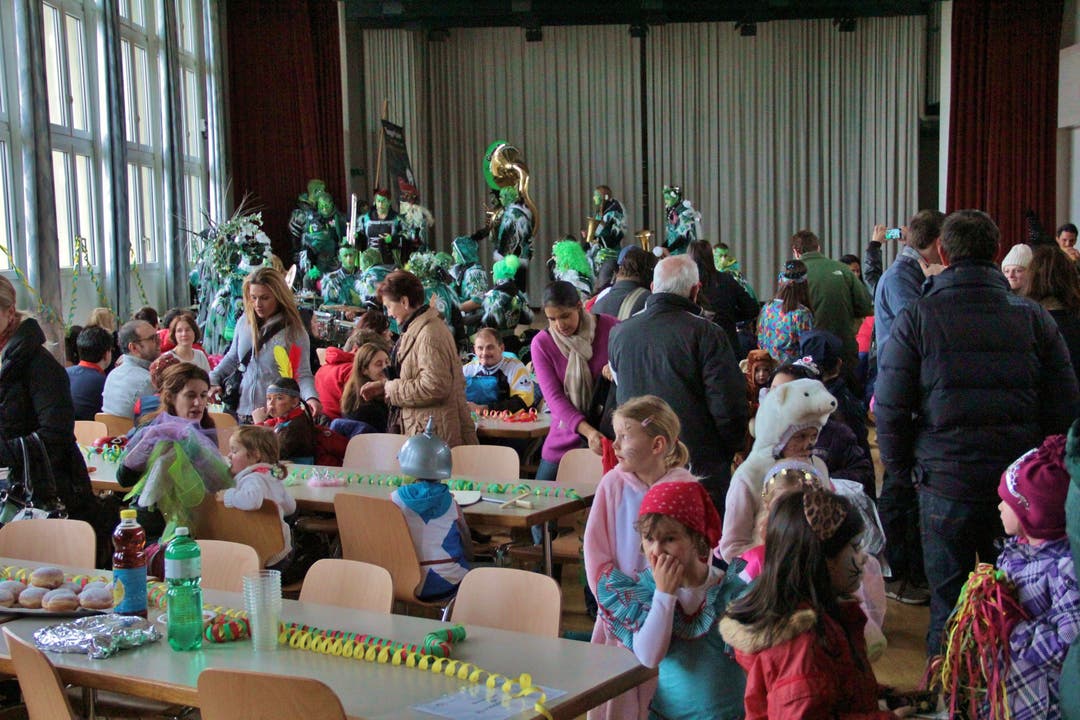 Anschliessend feierten die Eltern und Kinder im Gemeindesaal beim Schulhaus Büel