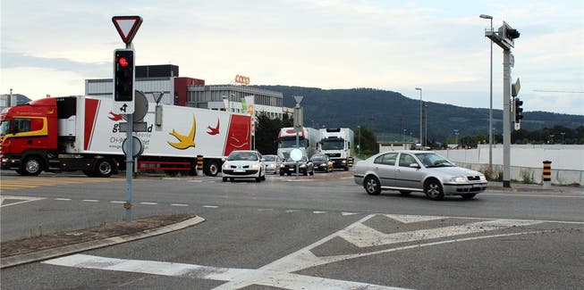 Der Verkehrsknoten Talhard zwischen Jumbo und Coop-Neubau soll ab 2016 mehr Fahrzeuge schlucken können.