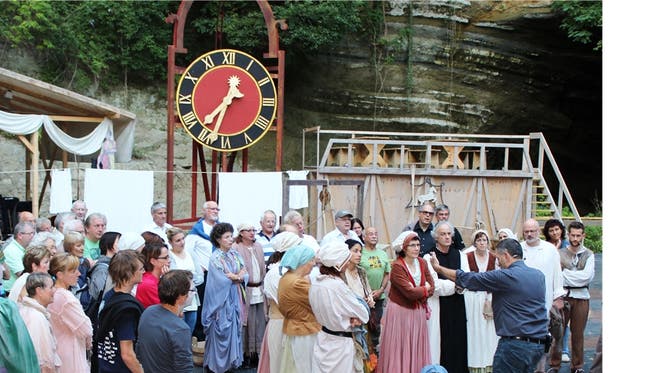 2013 war die Würenloser Theaterwelt noch in Ordnung: Auf der Bühne im Steinbruch probten die Schauspieler.