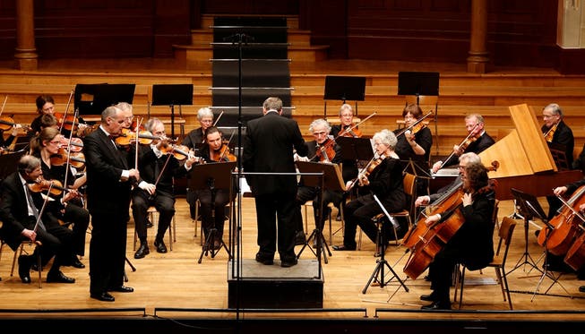Das Solothurner Kammerorchester mit Gastviolonist Matthias Steiner überzeugte unter der Leitung von Urs Joseph Flury.hanspeter bärtschi