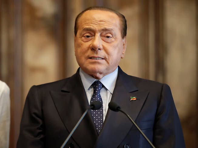 ARCHIV - Italiens Ex-Regierungschef Silvio Berlusconi spricht in Rom. Foto: Alessandra Tarantino/AP/dpa