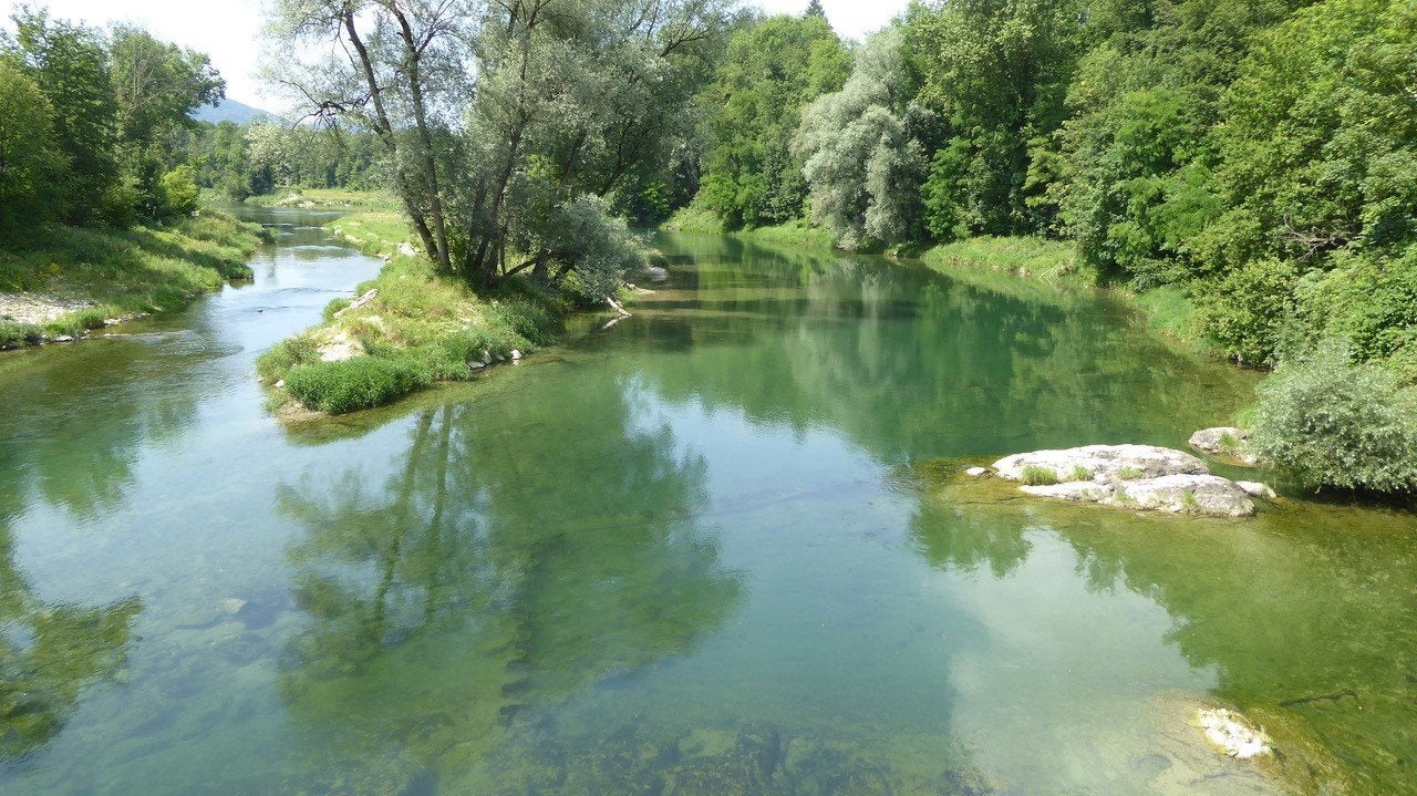 Olten-Aarau - Nach 10 Jahren Bauzeit: Hochwasserschutz Und ...