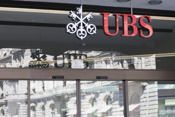 Finanzplatz Ubs Gibt Negativzinsen An Sparer Weiter Und Schliesst Schweizweit 44 Filialen Luzerner Zeitung