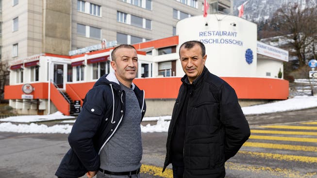 Suchen einen Nachfolger für das geschlossene Restaurant Feldschlösschen: Bayram (links) und Mehmet Yigit.
