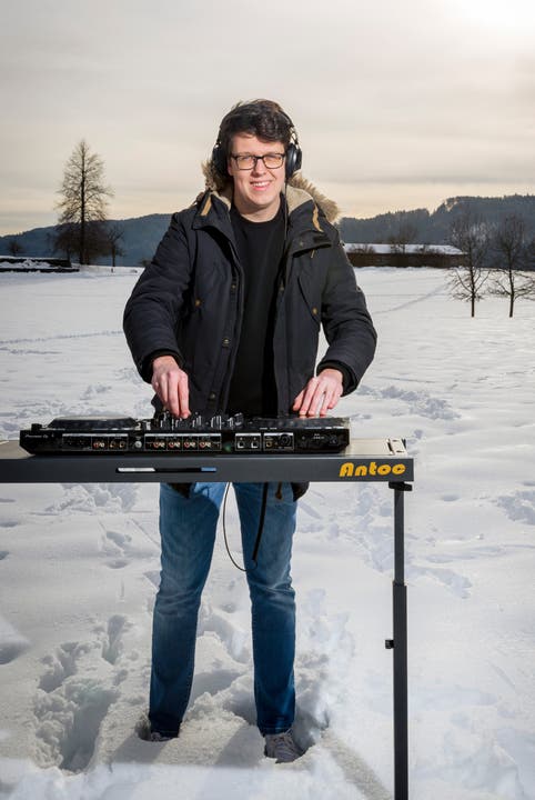 Fabian Keller aus Würenlos will als DJ Farel durchstarten.