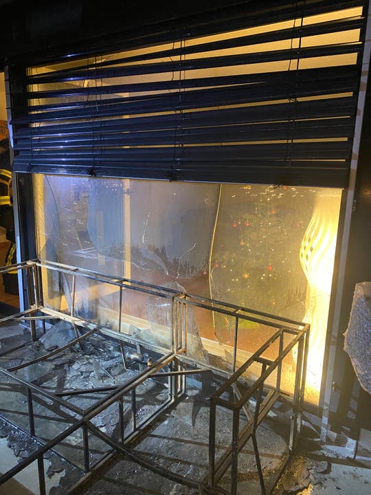 Sisseln AG, 1. Januar: Vermutlich wegen eines Feuerwerkskörpers bricht auf einem Balkon ein Brand aus. Verletzt wird niemand.