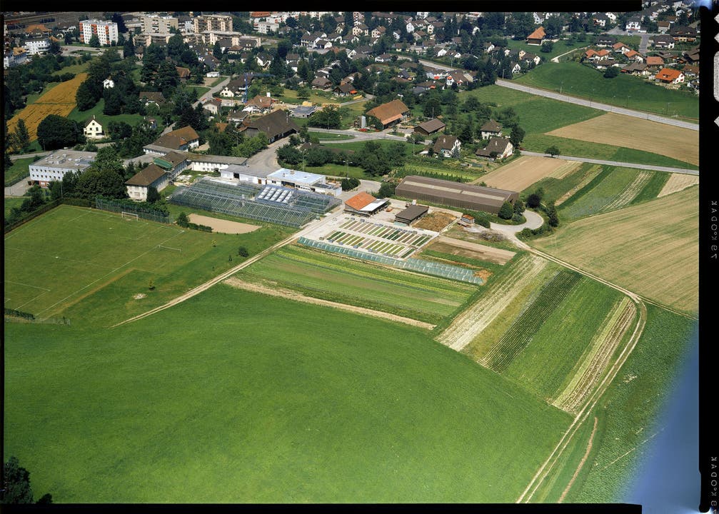 Das Gefängnis Schöngrün 1987 mit Fussballplatz