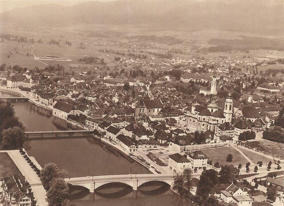 Eine Flugaufnahme der Stadt Solothurn um 1930