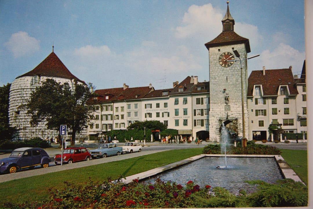 Der Amthausplatz in den frühen siebziger Jahren vor dem Parkhausbau.