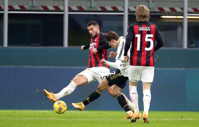 Federico Chiesa darf sich als Doppeltorschütze feiern lassen. Der italienische Nati-Spieler ist der auffälligste Mann im Spitzenspiel gegen Milan.