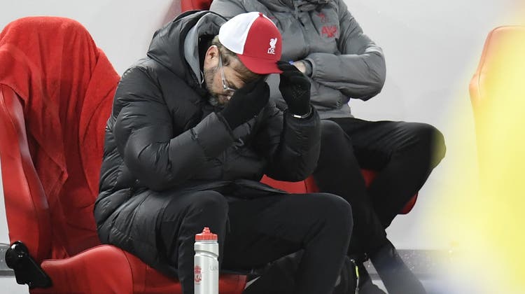 Mag gar nicht mehr hinsehen: Liverpool-Trainer Jürgen Klopp. (Keystone)