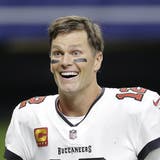 Auf ihn sind beim Super Bowl alle Augen gerichtet: Superstar Tom Brady. (Bild: AP)