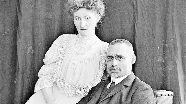 Sie verband eine tiefe Liebe, die weit über seinen Tod hinausging: Jenny und Sidney W. Brown-Sulzer in einer Porträtaufnahme von 1906.