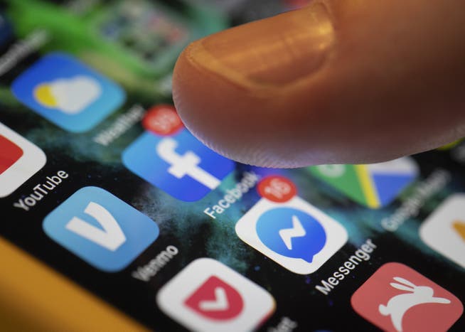 Der Einfluss von sozialen Medien auf die Meinungsbildung ist beschränkt. Zu diesem Schluss kommt eine Studie des Bundes.