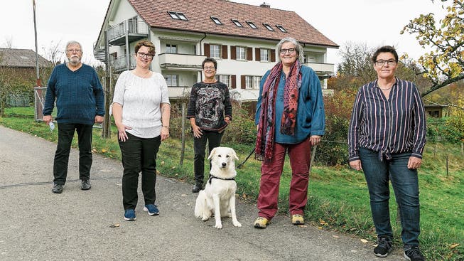 Fürs Bild ohne Maske: Werner Schlapbach, Andrea Kuzma, Simona Schäppi, Cynthia Cavazzutti und Sandra Münger (v.l.).