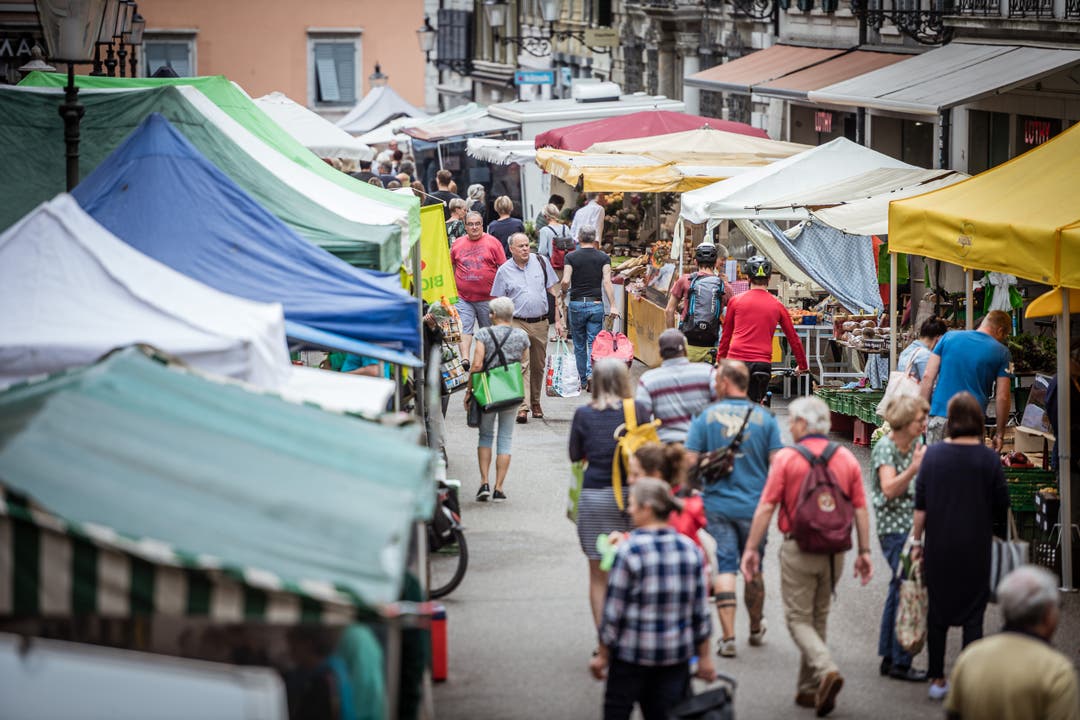 Impressionen Markt in der Altstdat von Solothurn.