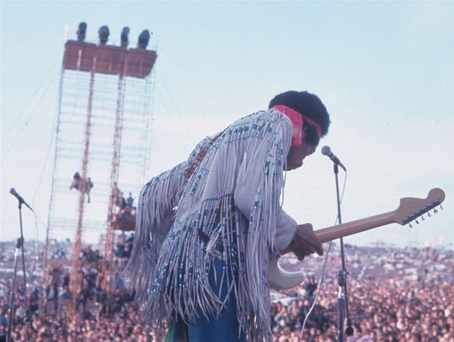 Historischer Moment: Jimi Hendrix verwandelt die amerikanische Landeshymne in eine Krachorgie und zeichnet damit das Bild einer zerrissenen Nation.