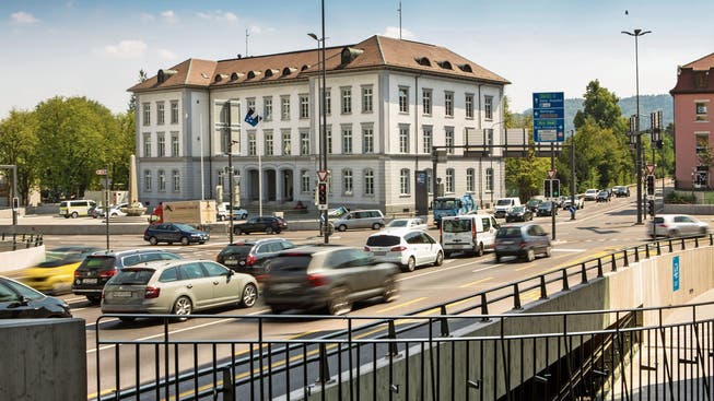 Das Bezirksgebäude beim Badener Schulhausplatz soll für zwei Millionen saniert werden.