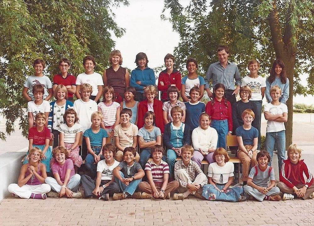 Das sind die Jahrgänger der 70er: Die Villmerger 5. Klassen von Lehrer Wutzeler...