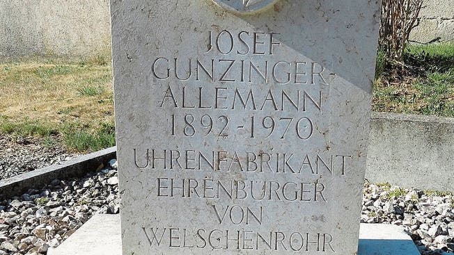 An einem Ehrenplatz: Josef Gunzingers Grabstein.