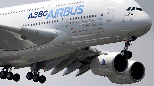 Der Airbus A380 ist bei den Passagieren beliebt, aus planerischer Sicht hingegen ein Fehlentscheid. (Archivbild)