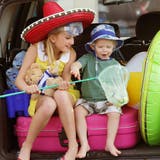 Die ganze Wahrheit über Autofahrten mit der Familie in die Ferien