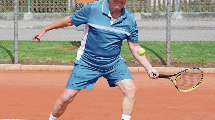 Ex-Stadtammann Peter Hausherr ältester Schweizer Tennis-Meister