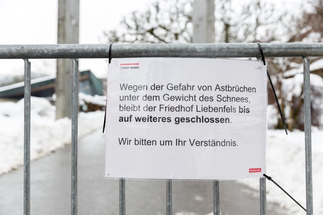 Am Eingang deutlich zu lesen: Der Friedhof Liebenfels ist gesperrt.