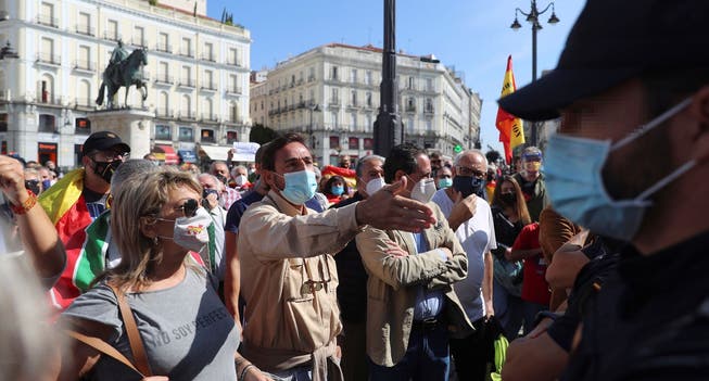 Demonstration in Madrid: Ganze 37 Stadtviertel und Vororte des spanischen Hauptstadt wurden am Montag abgeriegelt - zum Missfallen der Bewohner.