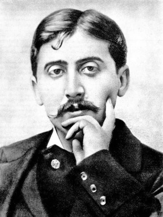 Marcel Proust: «Auf der Suche nach der verlorenen Zeit» (5000 Seiten) Ein Kerl verliebt sich, aber es klappt nicht. Sieben Bände mit seitenlangen Schilderungen – etwa der eines Regentropfens.