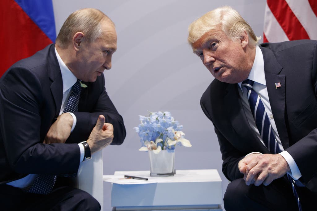 Putin im Gespräch mit US-Präsident Donald Trump am G20-Gipfel in Hamburg im Juli 2017.