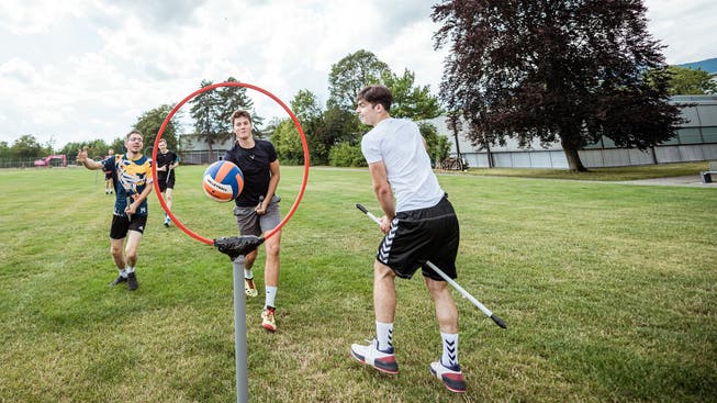 Bilder aus einem Training geben einen Eindruck von der Sportart Quidditch.