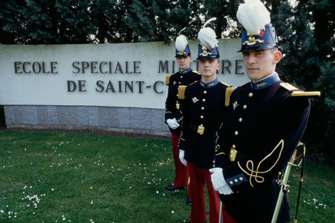 Schüler der berühmt-berüchtigten Militärakademie Saint-Cyr.