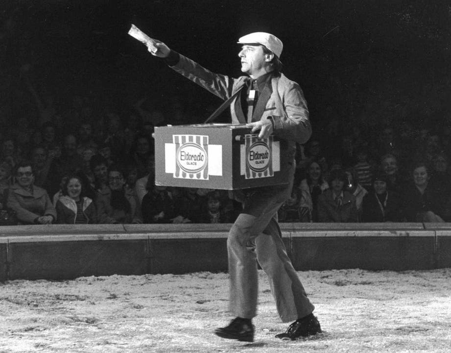 Emil Steinberger im Jahr 1977 bei seinem legendären Auftritt als Eisverkäufer im Circus Knie.