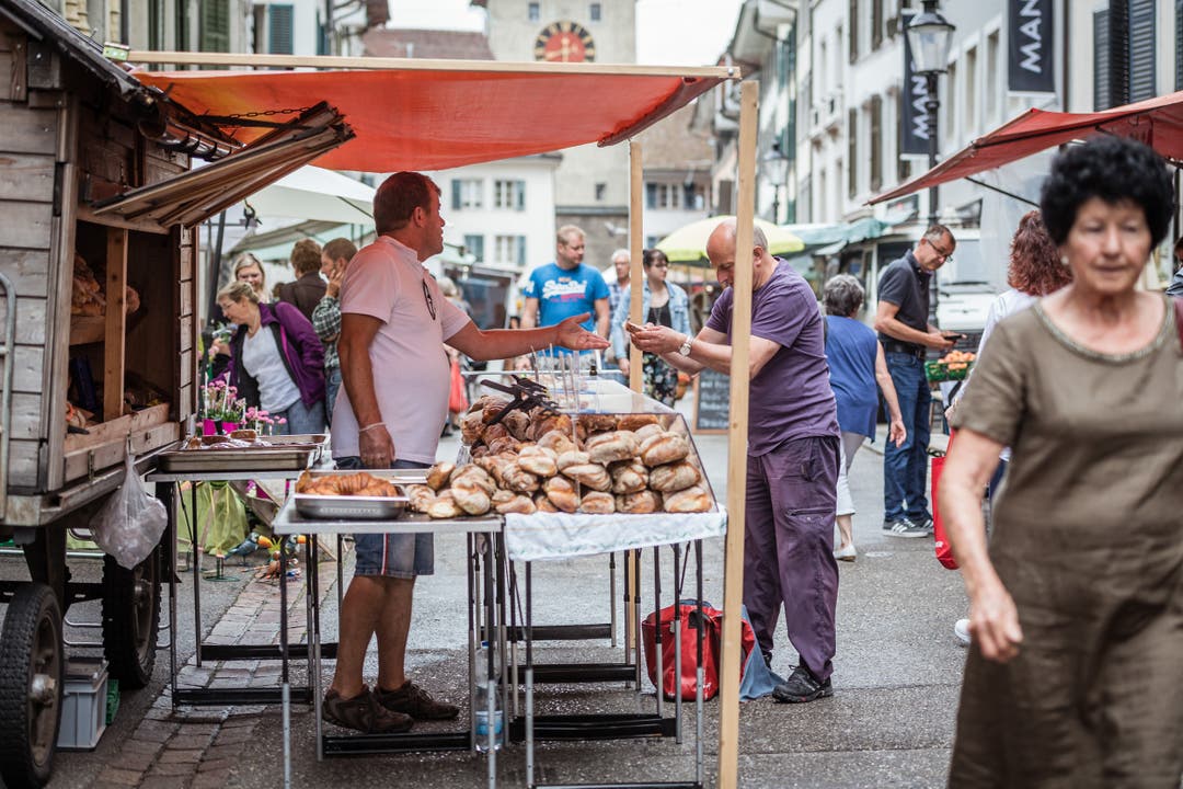 Impressionen Markt in der Altstdat von Solothurn.